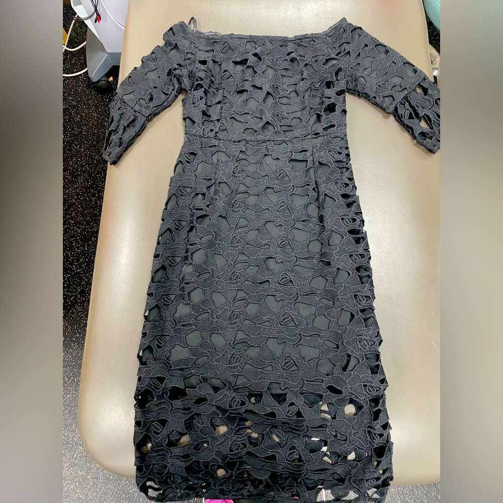 EUC Black LBD cocktail dress Dorothy Perkins Size 6 Dress. Fully lined